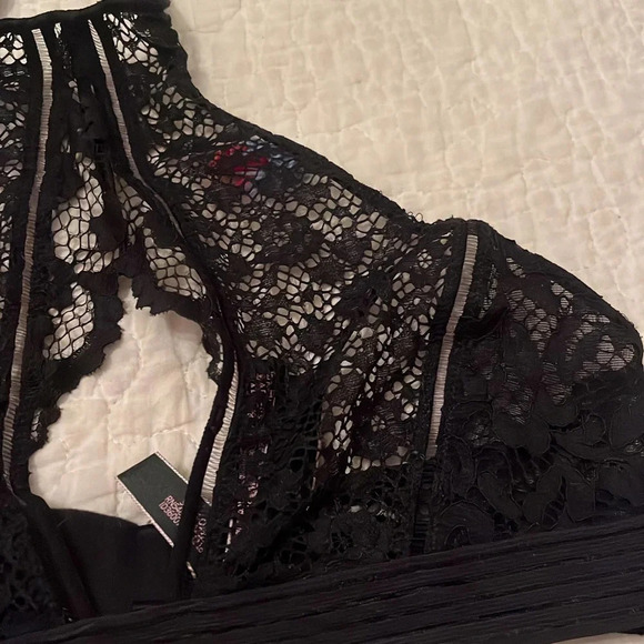 Victorias Secret Black Halter Lace Bralette Small - Picture 2 of 4